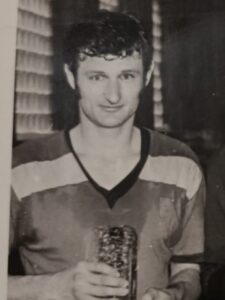 Milan Lajda pri prijímaní jedného z prvých ocenení vo volejbale.